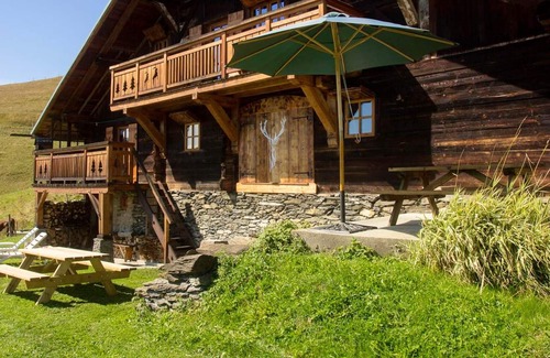 Saint-Nicolas-la-Chapelle Ski Chalet | Homerez - Chalet for 8 ppl. with garden and terrace at Saint-Nicolas-la-Chapelle