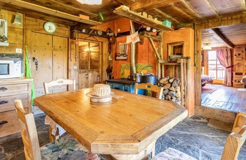 Saint-Nicolas-la-Chapelle Ski Chalet | Homerez - Chalet in Saint-Nicolas-la-Chapelle