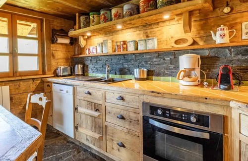 Saint-Nicolas-la-Chapelle Ski Chalet | Homerez - Chalet in Saint-Nicolas-la-Chapelle