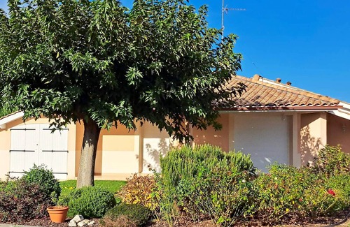 Saint-Philippe-du-Seignal House | Homerez - House for 4 pers. with garden in Saint-Philippe-du-Seignal