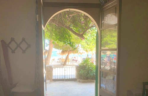 Puerto de Pollensa House | Homerez - 1 m away from the beach! Amazing house for 7 ppl. at Port de Pollença