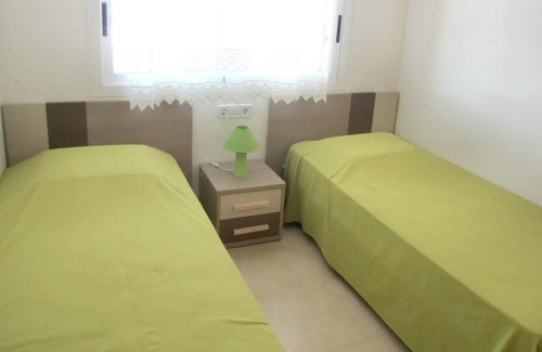 Vinaros Apartment | Homerez - 100 m away from the beach! Appartement for 4 ppl. with shared pool