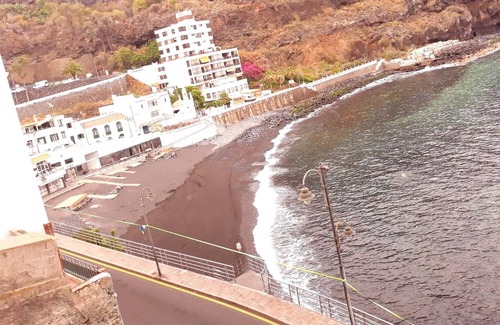 San Marcos Apartment | Homerez - 20 m away from the beach! Beautiful studio for 2 ppl. with shared pool