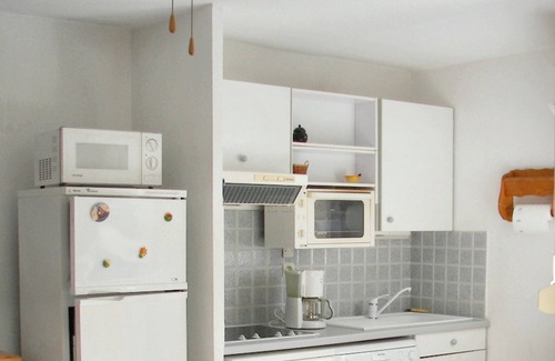 Sainte-Marie-Plage Apartment | Homerez - 30 m away from the beach! Apartment for 4 ppl. at Sainte-Marie-la-Mer