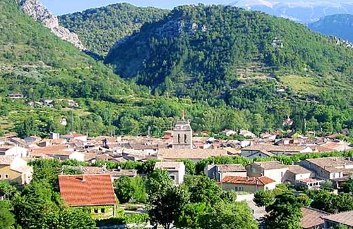 La Roche-sur-le-Buis Apartment | Homerez - Amazing apartement for 6 ppl. with shared pool at La Roche-sur-le-Buis