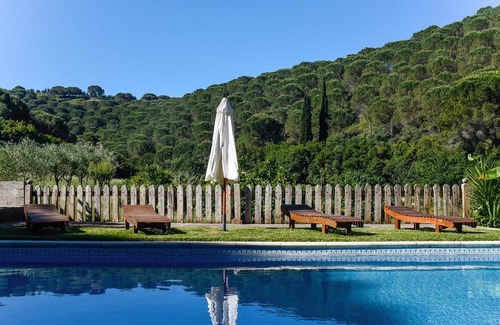 Sao Joao Batista House | Homerez - Amazing house for 6 ppl. with shared pool and balcony at Porto de Mós