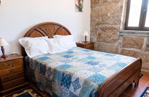 Castelo de Paiva House | Homerez - Amazing house for 3 ppl. with shared pool and balcony at Fornos