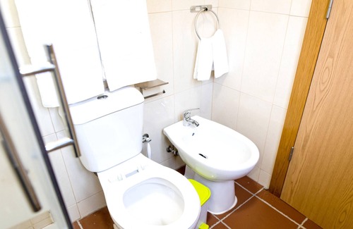 Castelo de Paiva House | Homerez - Amazing house for 3 ppl. with shared pool and balcony at Fornos