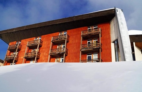 Allevard Apartment | Homerez - Amazing studio 1 km away from the slopes for 4 ppl. with shared pool