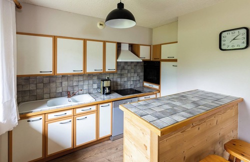 Saint-Sorlin-d'Arves Apartment | Homerez - Apartment in Saint-Sorlin-d'Arves