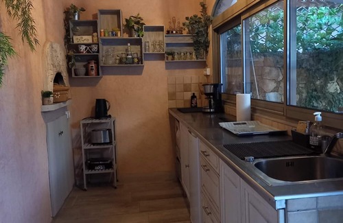 Salon-de-Provence Apartment | Homerez - Apartment - Salon-de-Provence