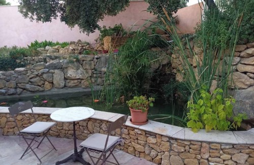 Salon-de-Provence Apartment | Homerez - Apartment - Salon-de-Provence