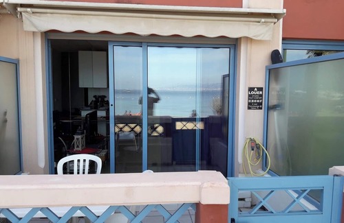 Theoule-sur-Mer Apartment | Homerez - Apartment in Théoule-sur-Mer.