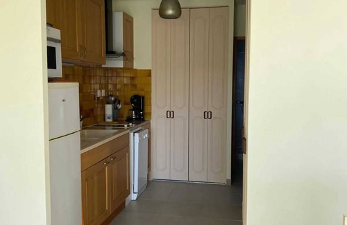 Aigues-Mortes Apartment | Homerez - Apartment Aigues-Mortes