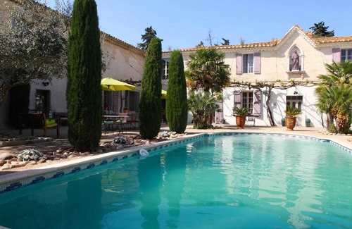Saint-Gilles House | Homerez - Apartment Saint-Gilles