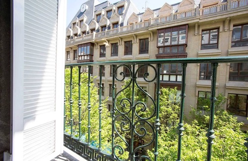 San Sebastian Centro Apartment | Homerez - Apartment in Donostia.