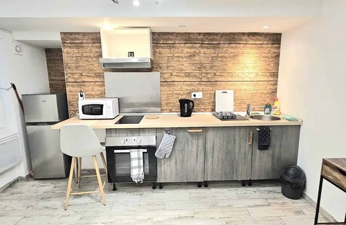 Montlucon Apartment | Homerez - Apartment in Montluçon