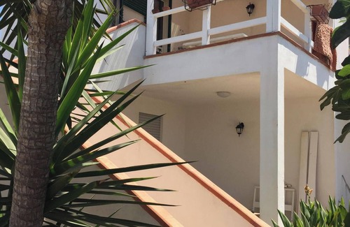 Scoglitti Apartment | Homerez - Apartment in Scoglitti, garden