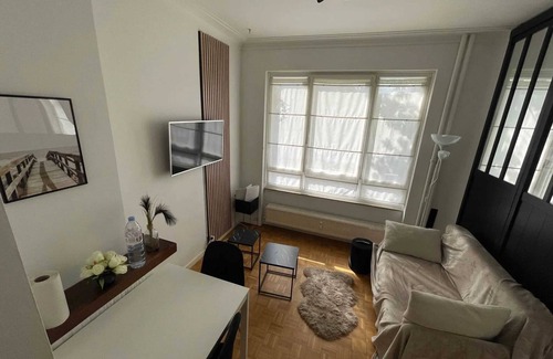 Postel Apartment | Homerez - Apartment in Ixelles