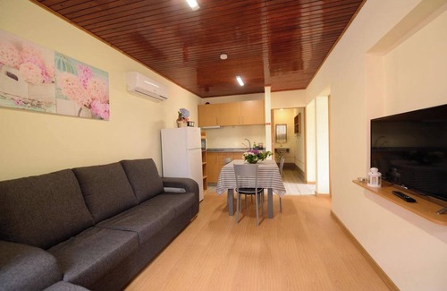 Prazeres Apartment | Homerez - Apartment in Prazeres