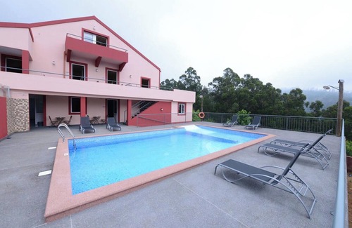 Prazeres Apartment | Homerez - Apartment in Prazeres