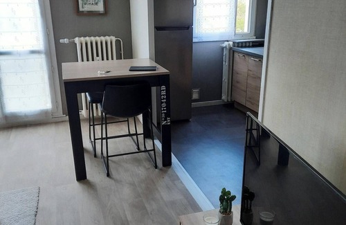 Reims Apartment | Homerez - Apartment Reims - Parking