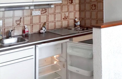 Rotheneuf-Le Pont Apartment | Homerez - Apartment Saint-Malo, garden view