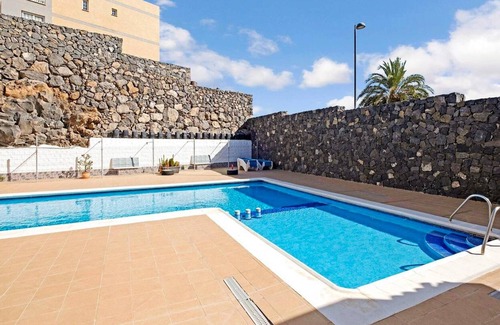 Las Rosas Apartment | Homerez - Appartement 1 km away from the beach for 4 ppl. with shared pool