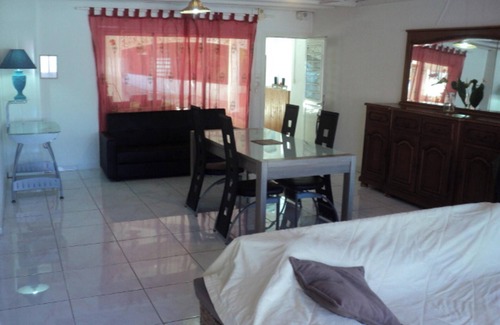 Bois de Nefles Apartment | Homerez - Apt. Bois De Nèfles, Saint Paul