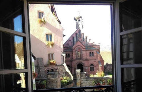 Eguisheim Apartment | Homerez - Apt fireplace Eguisheim