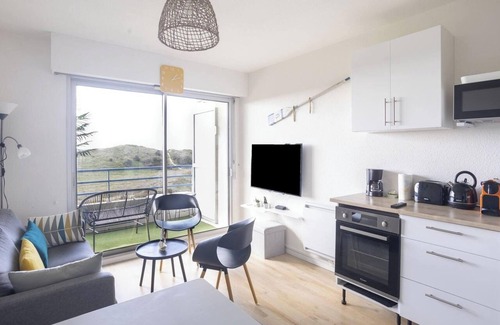 Saint-Jean-de-Monts Apartment | Homerez - Apt - St-Jean-de-Monts, Sea View