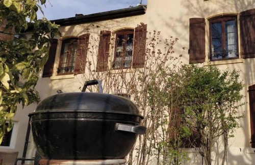 Roanne Apartment | Homerez - Apt in Roanne with garden