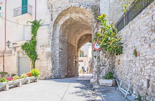 Vieste Apartment | Homerez - Apt in Vieste with balcony