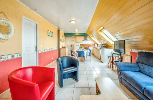 Saint-Pol-de-Leon Apartment | Homerez - Apt St-Pol-de-Léon sea view