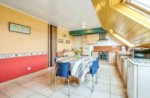 Saint-Pol-de-Leon Apartment | Homerez - Apt St-Pol-de-Léon sea view