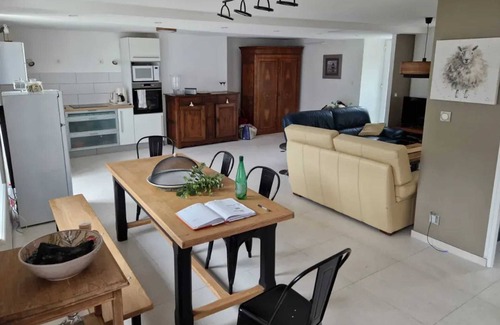 Roz-sur-Couesnon House | Homerez - Beautiful house for 7 ppl. with garden and terrace at Roz-sur-Couesnon