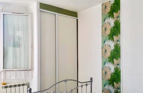 Rosny-sous-Bois Apartment | Homerez - Beautiful appartement for 2 ppl. at Rosny-sous-Bois