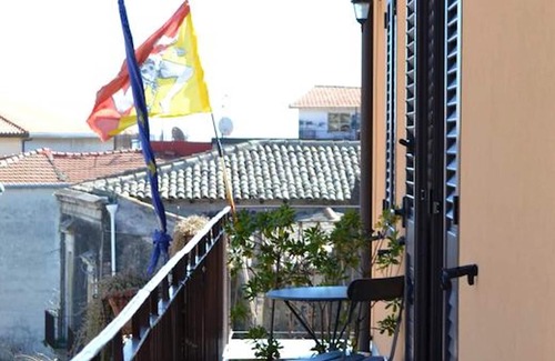 Nicolosi Apartment | Homerez - Beautiful appartement 15 km away from the beach for 4 ppl. at Nicolosi