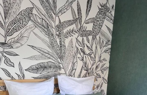 Salleboeuf Ski Chalet | Homerez - Beautiful chalet for 6 ppl. with shared pool and terrace at Sallebœuf