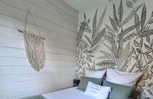 Salleboeuf Ski Chalet | Homerez - Beautiful chalet for 6 ppl. with shared pool and terrace at Sallebœuf