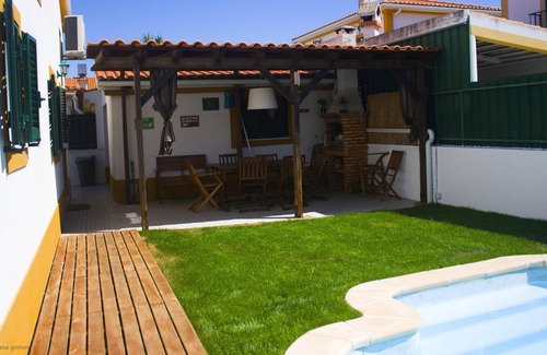 Sao Simao House | Homerez - Big house 16 km away from the beach for 9 ppl. with swimming-pool