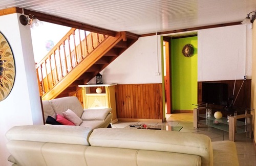 Le Tampon House | Homerez - Big house for 12 ppl. with sea view, garden and terrace at Pont d'Yves