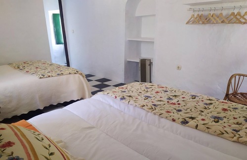 Estepa House | Homerez - Big house for 9 ppl. with shared pool and terrace at Estepa