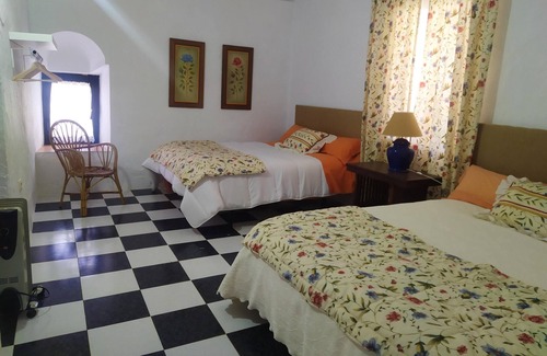 Estepa House | Homerez - Big house for 9 ppl. with shared pool and terrace at Estepa