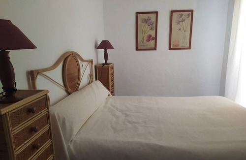 Estepa House | Homerez - Big house for 9 ppl. with shared pool and terrace at Estepa
