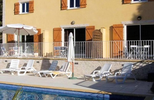 Lagorce Villa | Homerez - Big villa for 15 ppl. with swimming-pool and terrace at Lagorce