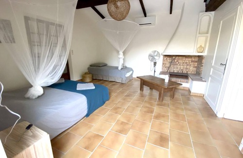 Entrecasteaux Villa | Homerez - Big villa for 12 ppl. with swimming-pool and garden at Entrecasteaux