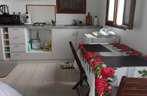 Saint-Paul House | Homerez - Bungalow with pool in Saint-Paul. -