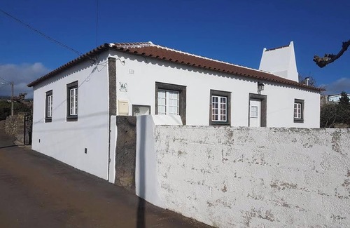 Angra do Heroismo House | Homerez - Charming house with sea view, São Mateus