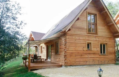 Sarlat-la-Caneda Ski Chalet | Homerez - Chalet in Sarlat-la-Canéda